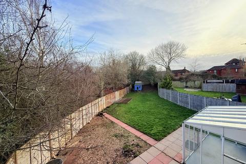 4 bedroom terraced house to rent, Bowyers Mews, Neath Hill