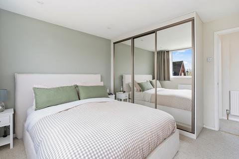 undefined, The Glade, Staines-upon-thames, TW18