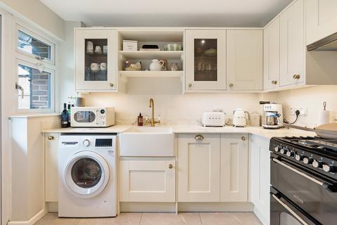 undefined, The Glade, Staines-upon-thames, TW18