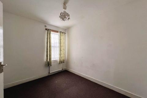 3 bedroom terraced house to rent, Norfolk Road, East Ham, E6