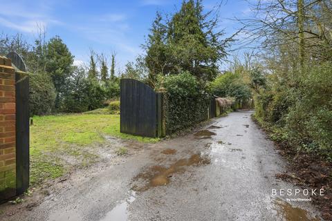 undefined, Paradise Road, Writtle, CM1