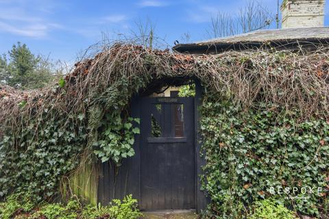 undefined, Paradise Road, Writtle, CM1