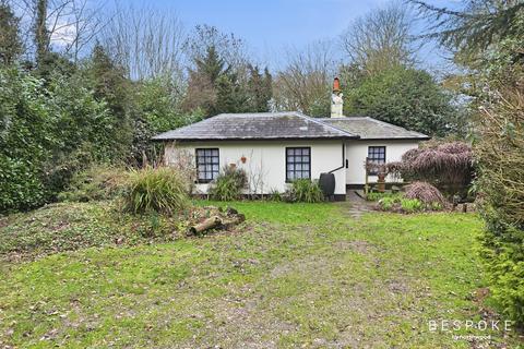 undefined, Paradise Road, Writtle, CM1