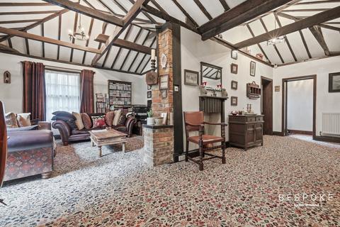 undefined, Paradise Road, Writtle, CM1
