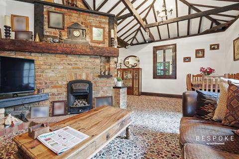 undefined, Paradise Road, Writtle, CM1