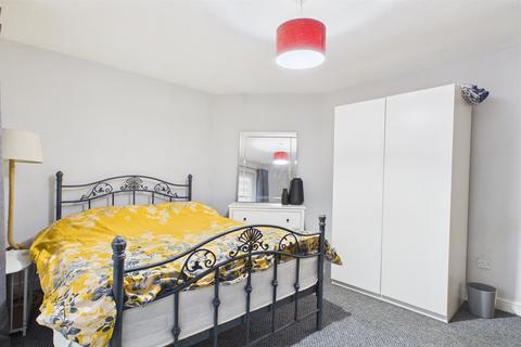 undefined, Room 3 - Coppice Way, Newcastle Upon Tyne