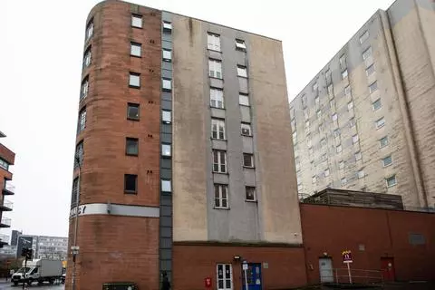 1 bedroom flat for sale - Photo 2