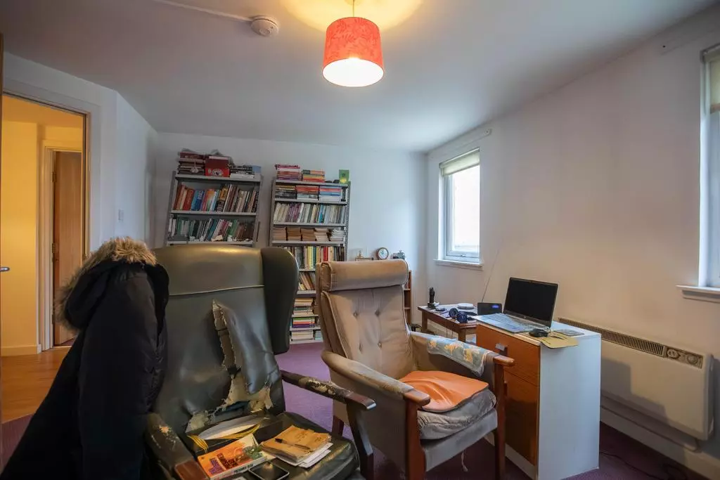 1 bedroom flat for sale - Photo 5