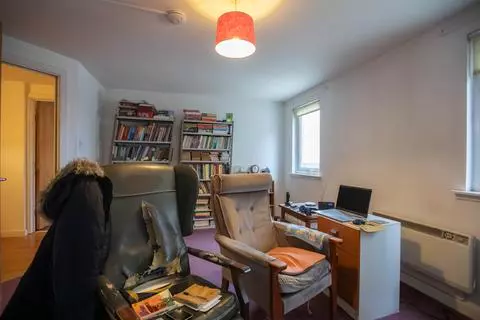 1 bedroom flat for sale - Photo 4
