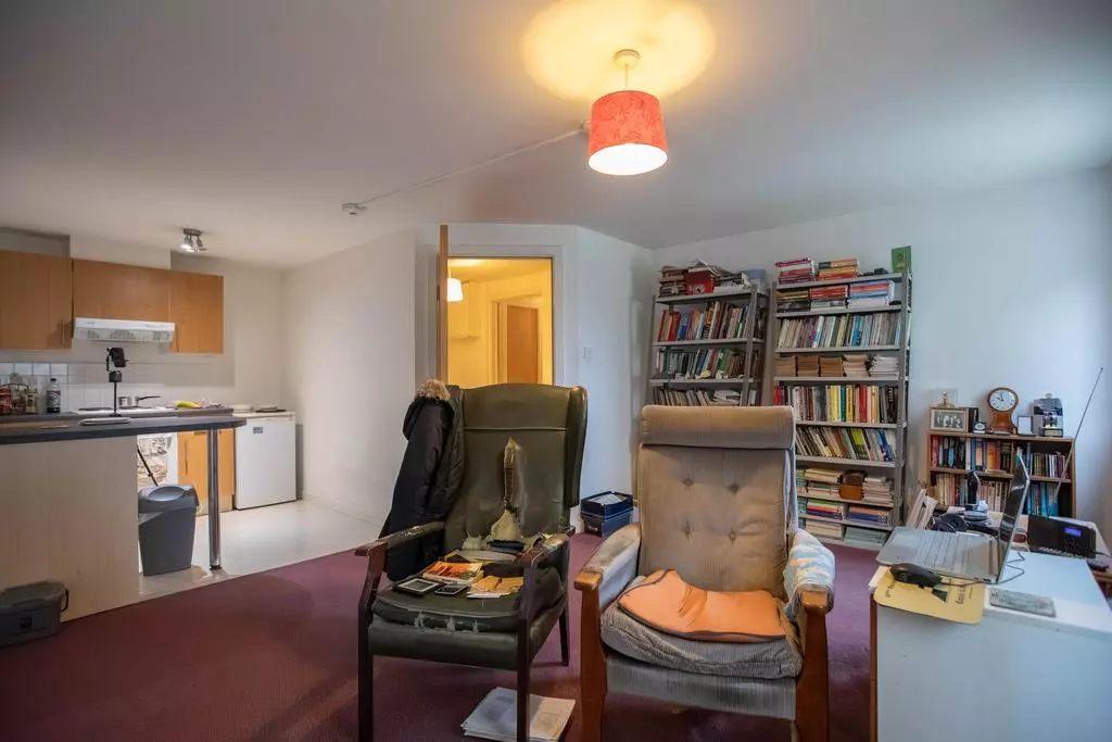 1 bedroom flat for sale - Photo 7