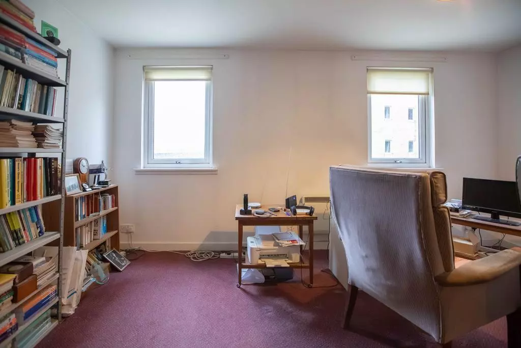 1 bedroom flat for sale - Photo 11