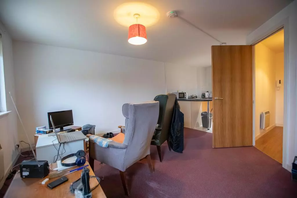 1 bedroom flat for sale - Photo 17