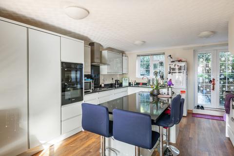 3 bedroom townhouse for sale, Furze Close, Redhill, RH1