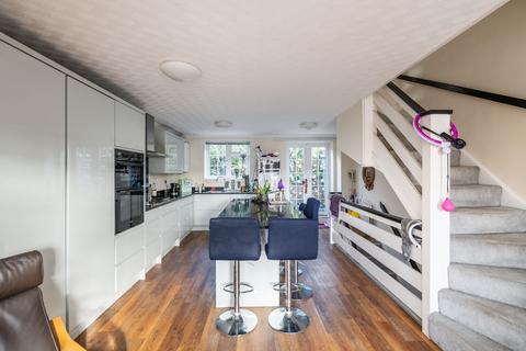 3 bedroom townhouse for sale, Furze Close, Redhill, RH1