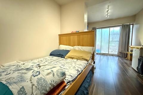 undefined, Wembley Hill Road, Greater London HA9