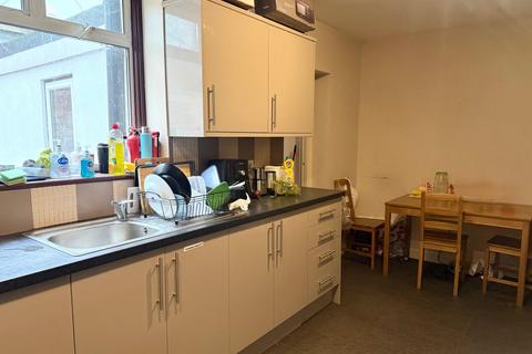 undefined, Wembley Hill Road, Greater London HA9