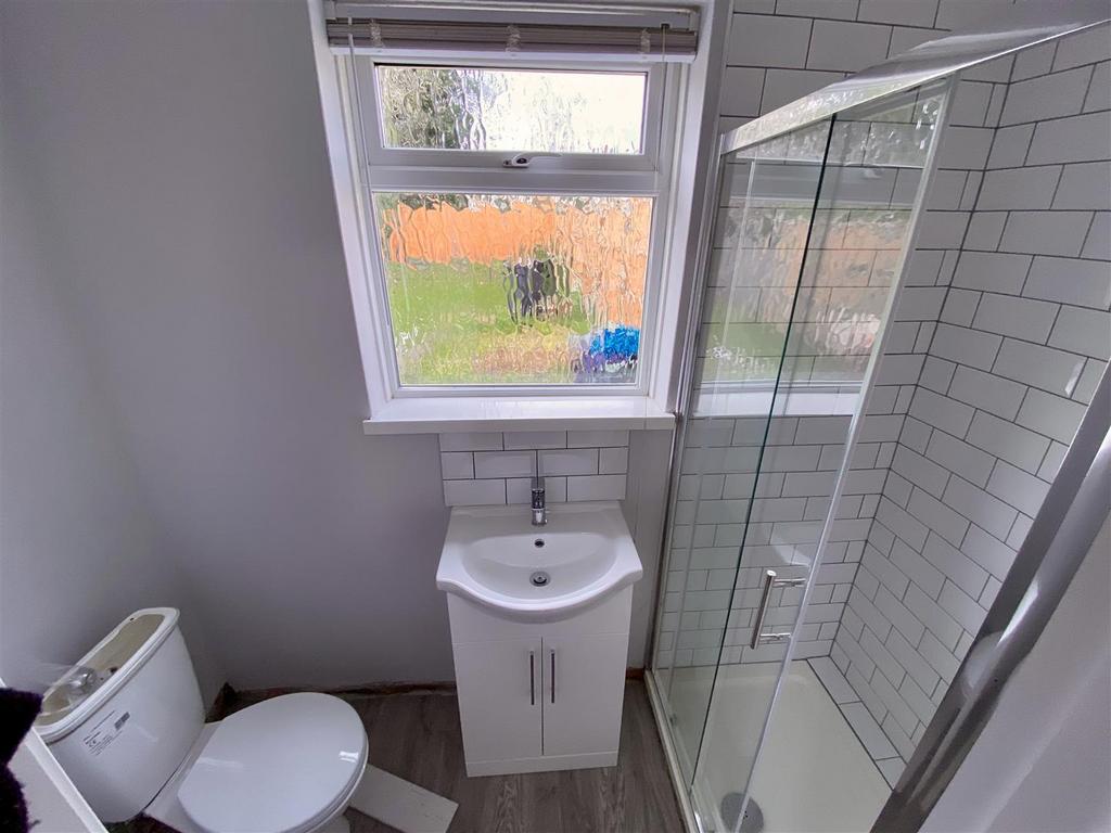 Gf shower room