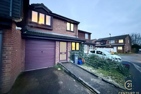 3 bedroom apartment to rent, Jessop Avenue, SOUTHALL UB2
