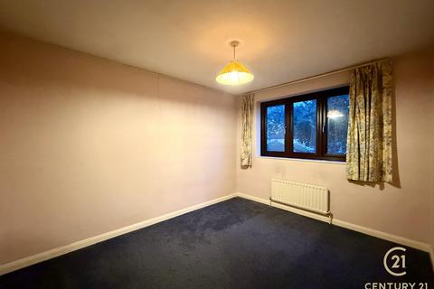 3 bedroom apartment to rent, Jessop Avenue, SOUTHALL UB2