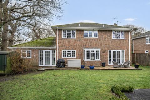 4 bedroom property for sale, The Drive, Craigweil, PO21