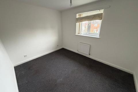2 bedroom end of terrace house to rent, Bromyard Close, Bootle, L20