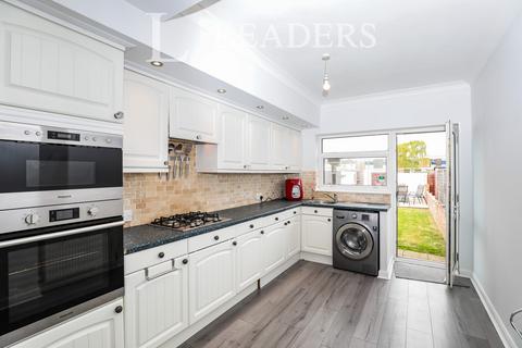 3 bedroom terraced house to rent, Hewett Road, PO2