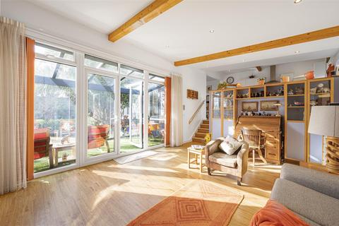 2 bedroom detached bungalow for sale, Barons Close, Seaford