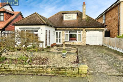 3 bedroom bungalow for sale, Nelmes Crescent, Hornchurch, RM11