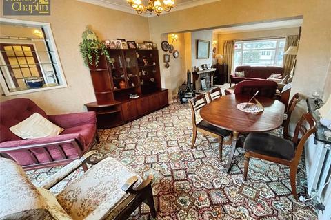 3 bedroom bungalow for sale, Nelmes Crescent, Hornchurch, RM11