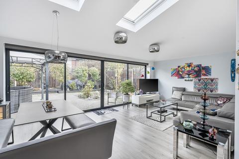 3 bedroom detached house for sale, Barnett Close, Leatherhead