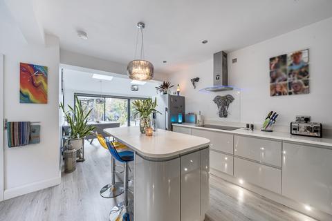 3 bedroom detached house for sale, Barnett Close, Leatherhead