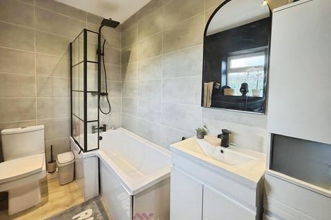 3 bedroom end of terrace house for sale, Newstead Grove, Pontefract WF9