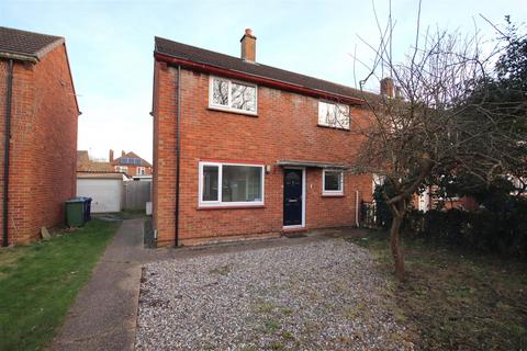 undefined, Roland Close, Cambridge CB4