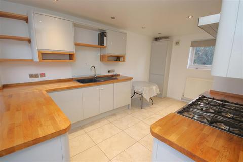 undefined, Roland Close, Cambridge CB4