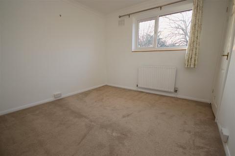 undefined, Roland Close, Cambridge CB4