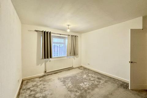 3 bedroom terraced house to rent, Nine Elms Avenue, Uxbridge