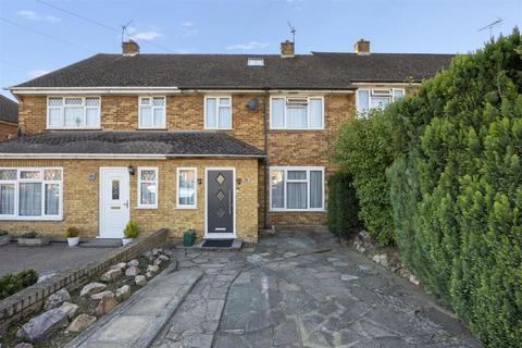 3 bedroom terraced house to rent, Nine Elms Avenue, Uxbridge