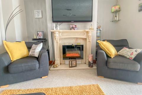 3 bedroom semi-detached house for sale, Woodgarth Villas, Oxmarsh Lane, New Holland, North Lincolnshire, DN19