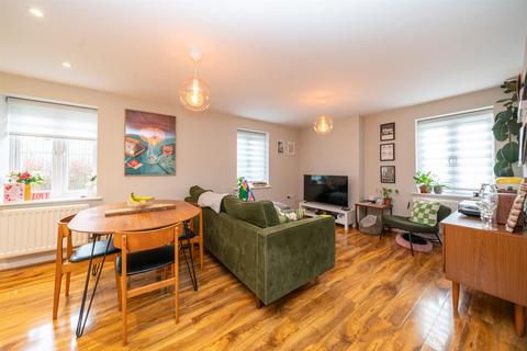 2 bedroom apartment for sale, Siskin Drive, Hemel Hempstead, Hertfordshire, HP3 0FT