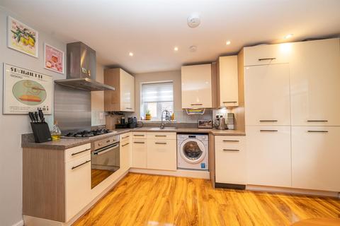 2 bedroom apartment for sale, Siskin Drive, Hemel Hempstead, Hertfordshire, HP3 0FT