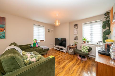 2 bedroom apartment for sale, Siskin Drive, Hemel Hempstead, Hertfordshire, HP3 0FT