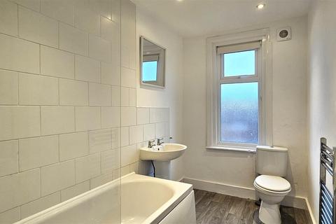 2 bedroom terraced house to rent, Nash Court Gardens, Margate