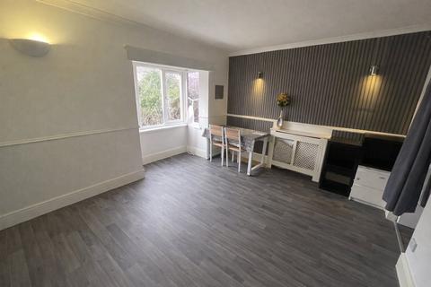 undefined, High Street, Yiewsley, Greater London, UB7