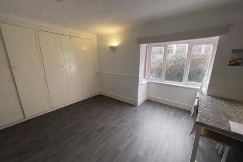 undefined, High Street, Yiewsley, Greater London, UB7