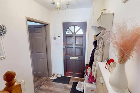 3 bedroom maisonette for sale, Heneage Crescent, New Addington, Croydon, CR0