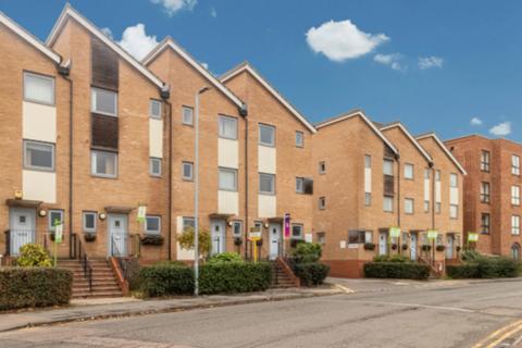 3 bedroom townhouse to rent, Colchester CO2