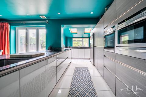 3 bedroom end of terrace house for sale, Thornridge, Brentwood