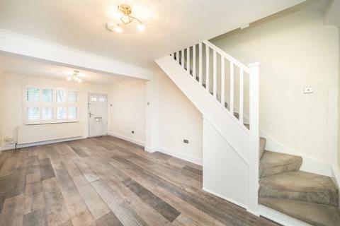 3 bedroom house to rent, Derby Road, London SW14