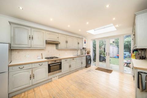 3 bedroom house to rent, Derby Road, London SW14