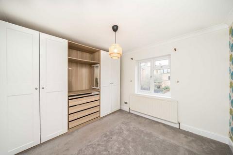 3 bedroom house to rent, Derby Road, London SW14
